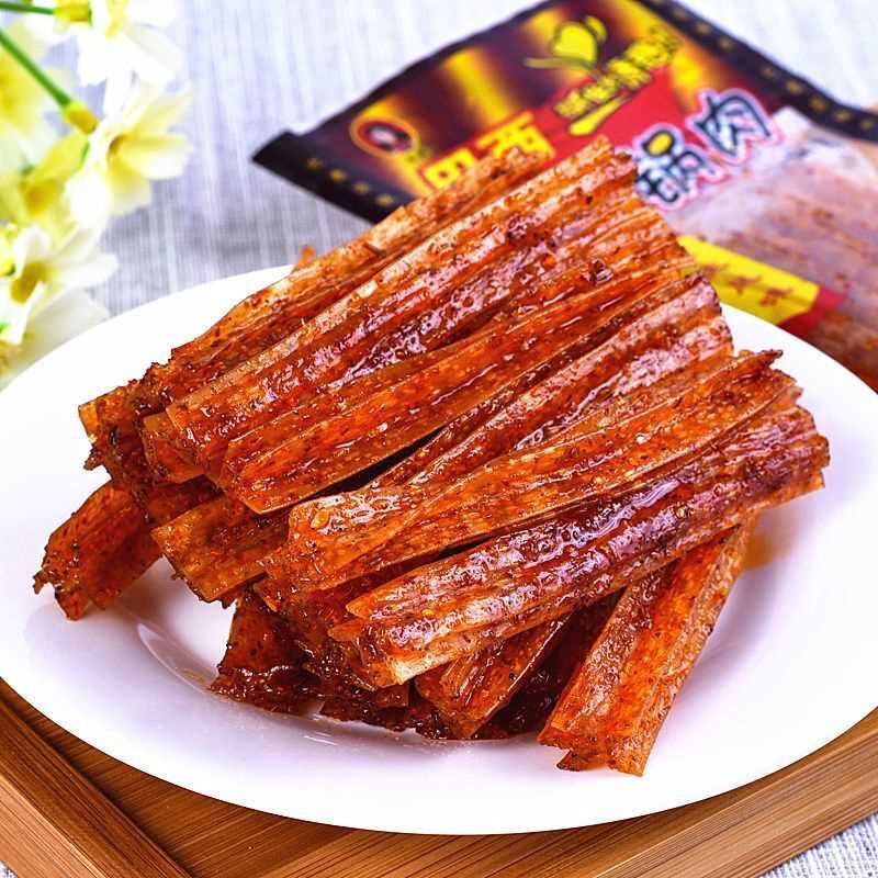 80后休闲怀旧零食巴西回锅肉素食大面筋辣条大辣片重庆风味小吃