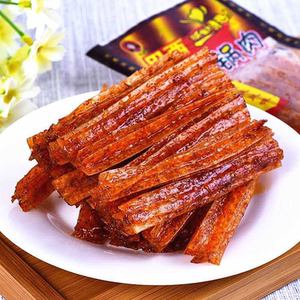 80后休闲怀旧零食巴西回锅肉素食大面筋辣条大辣片重庆风味小吃