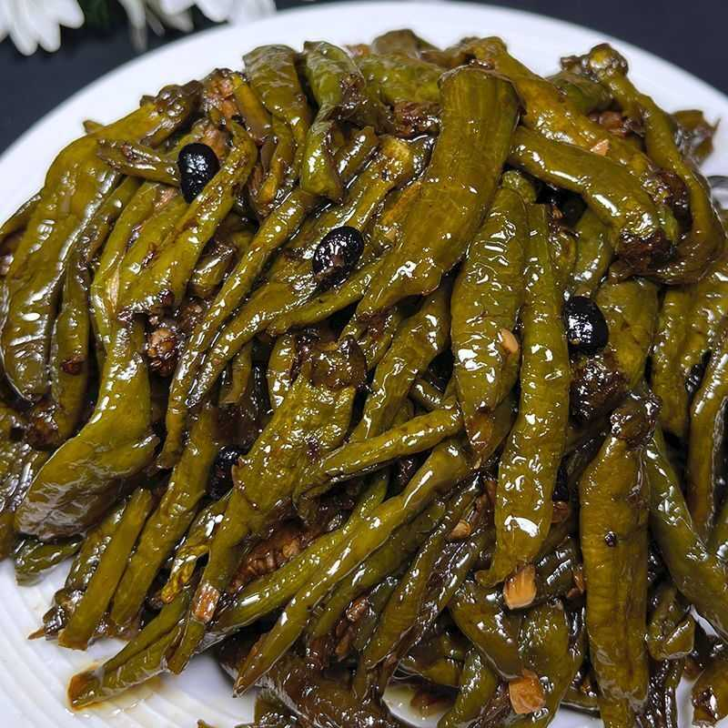 江西酱辣椒老坛晒辣椒下饭菜拌面豆豉香辣椒酱拌粉微辣瓶装太好吃