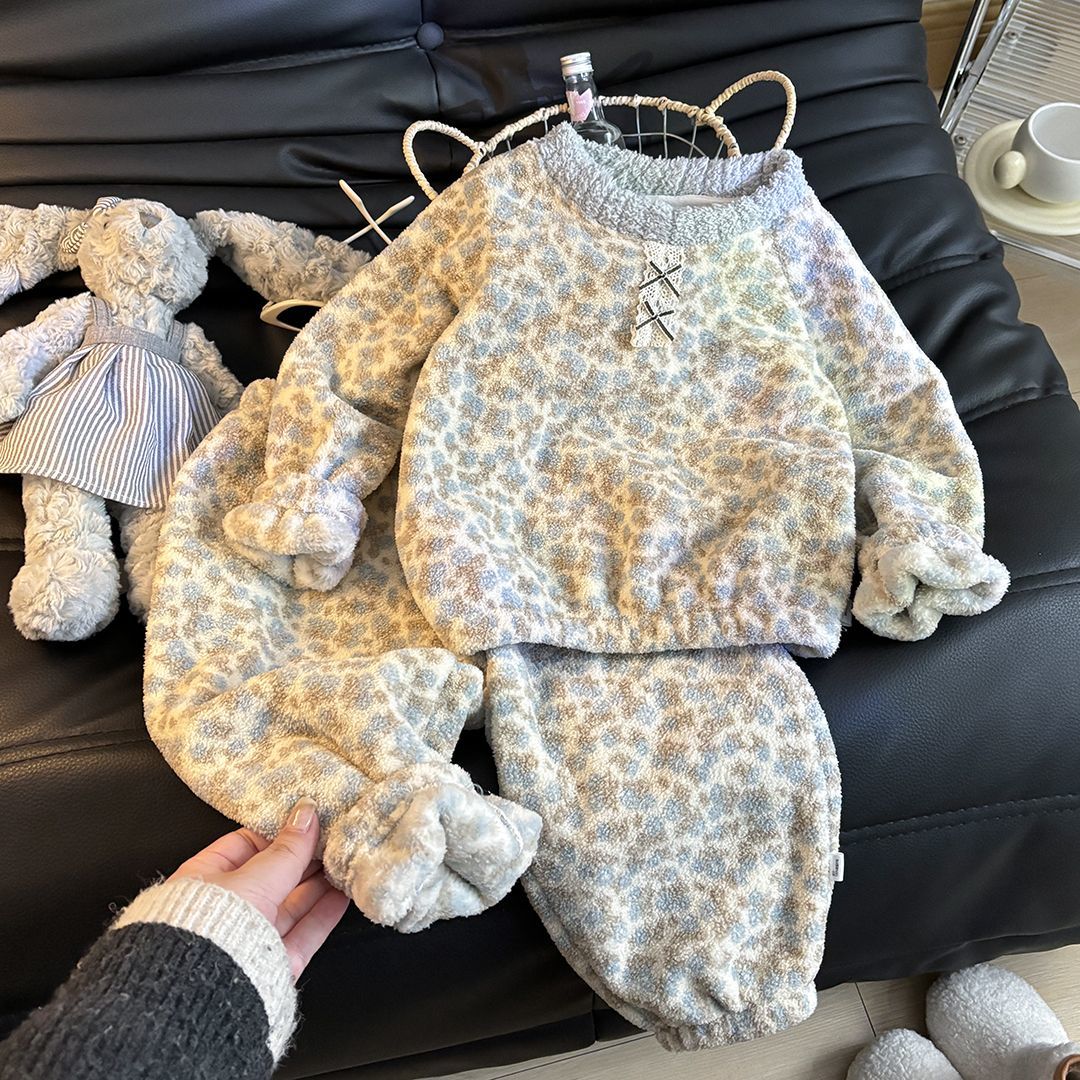 新款秋冬季儿童家居服加绒碎花保暖休闲时尚睡衣女童可爱外穿衣