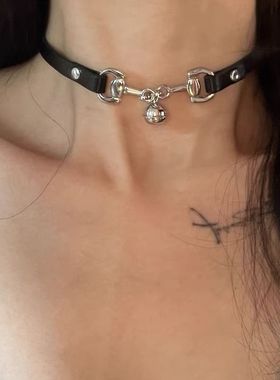 暗黑甜酷辣妹小众感choker皮质铃铛项圈百搭颈链女