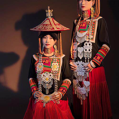 新品凉山彝族女士服装配饰仿银美姑斗笠尖顶帽子新娘复古民族风摄