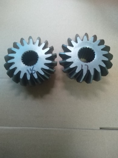 久保田拖拉机854 954 1004配件前桥转角齿轮18齿17齿3C091-43250