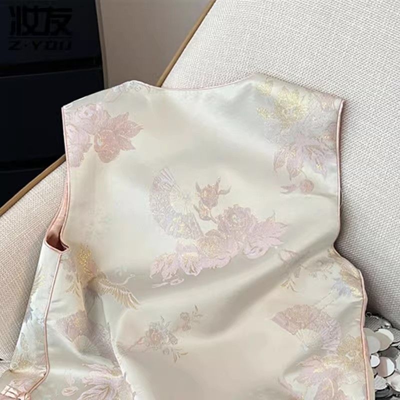 新中式盘扣提花马甲背心女款秋装2026新款感坎肩无袖唐装上衣图片