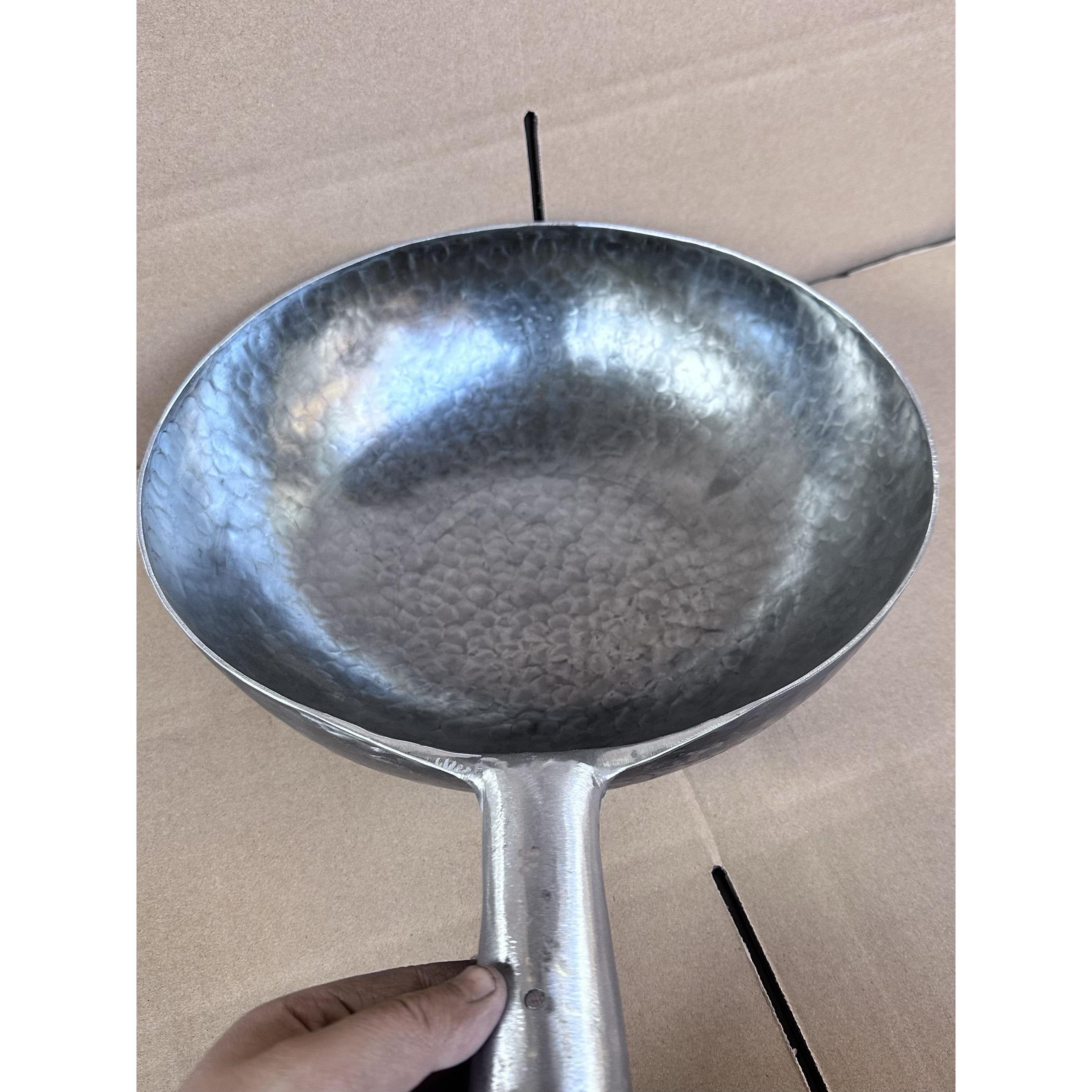 新疆手工铁锅老式炒锅熟铁手工锻打无涂层家用