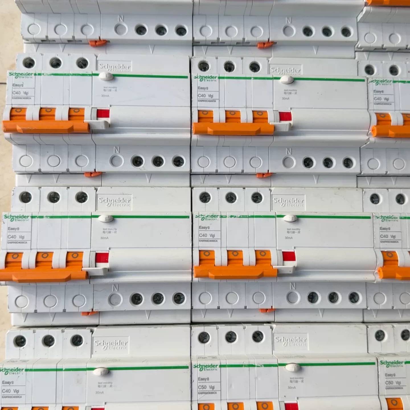 可维修E9系列3P漏电断路器保护器 Easy9 开关 成议价