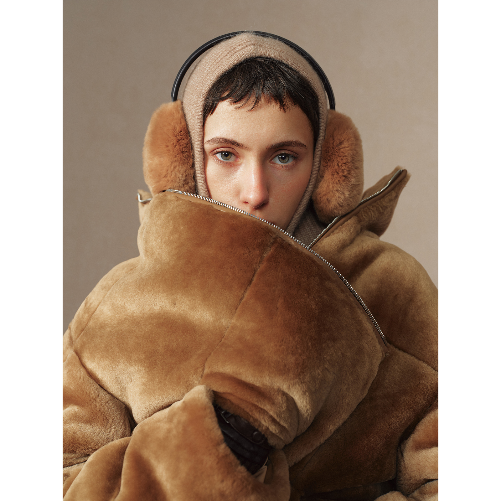 华吉言【肉松面包】超薄绵羊皮毛一体短款立领90鹅绒服