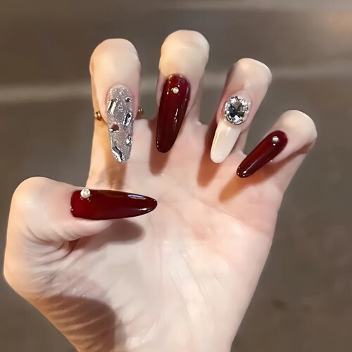 酒红裸色闪钻手工穿戴美甲
