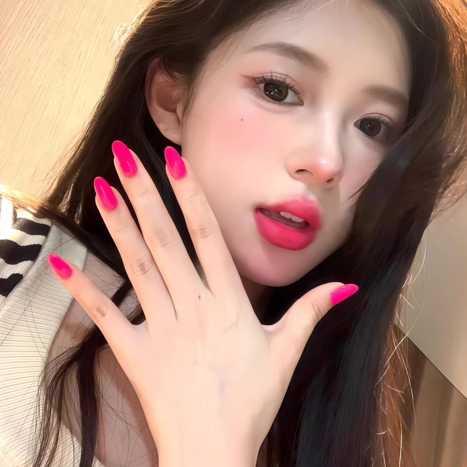 玫红色手工穿戴甲短款2026新年款显白美甲贴片高级感成品假指甲