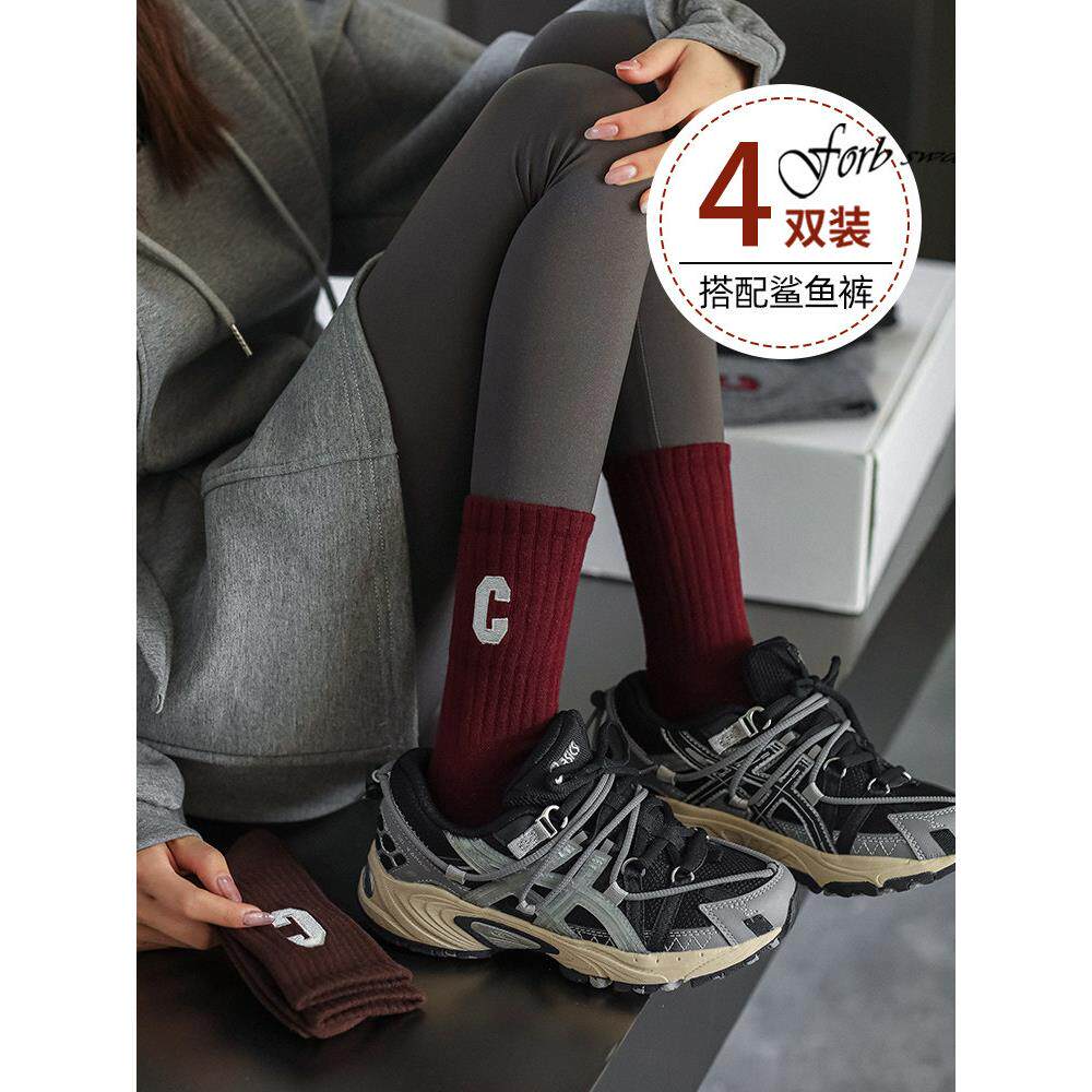 安可拉红袜子女款秋冬中筒袜字母运动棉袜刺绣长袜搭配鲨鱼裤高筒