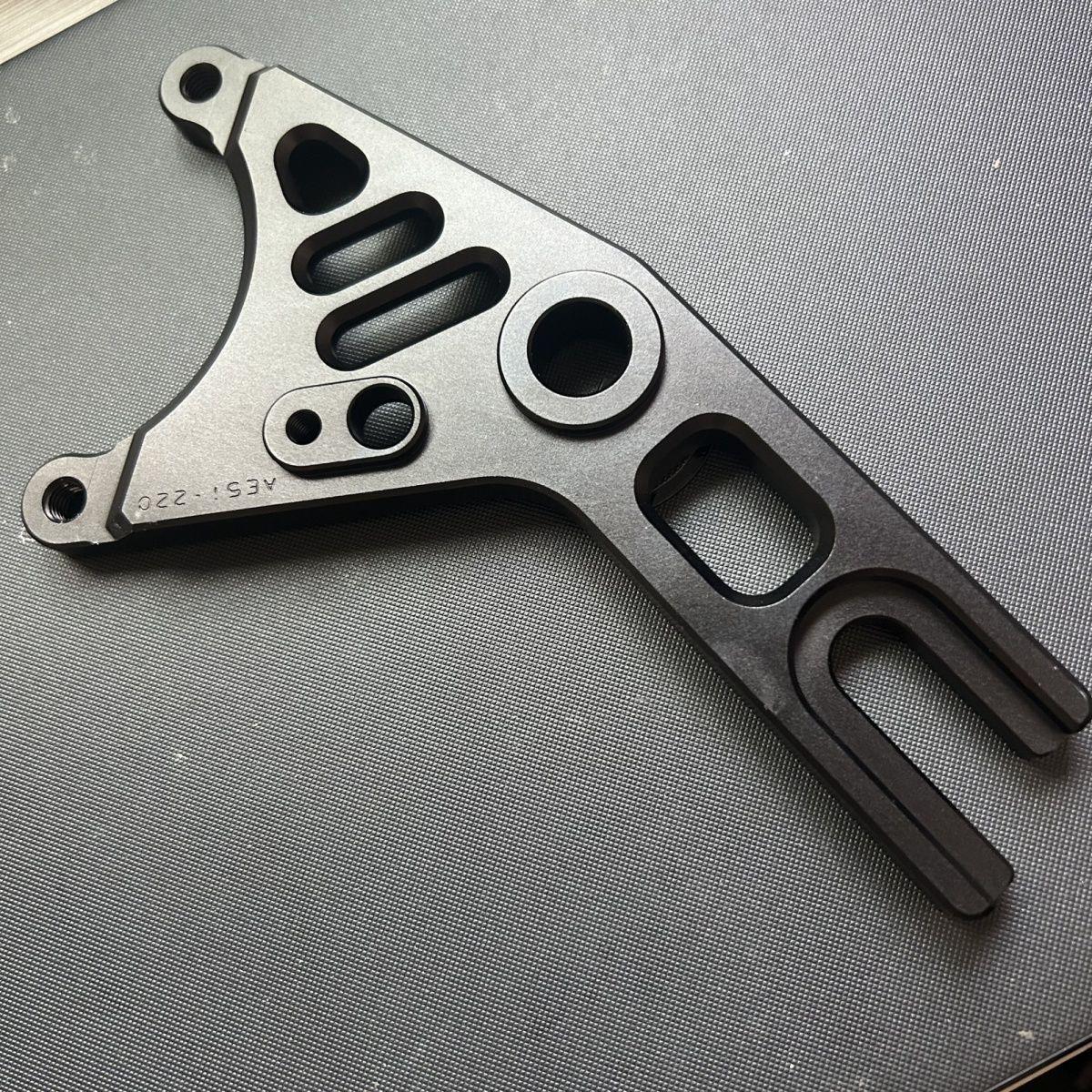 适用于 于极核AE5ipro电动车AE5改装螃蟹卡钳碟盘220煞车转接码直