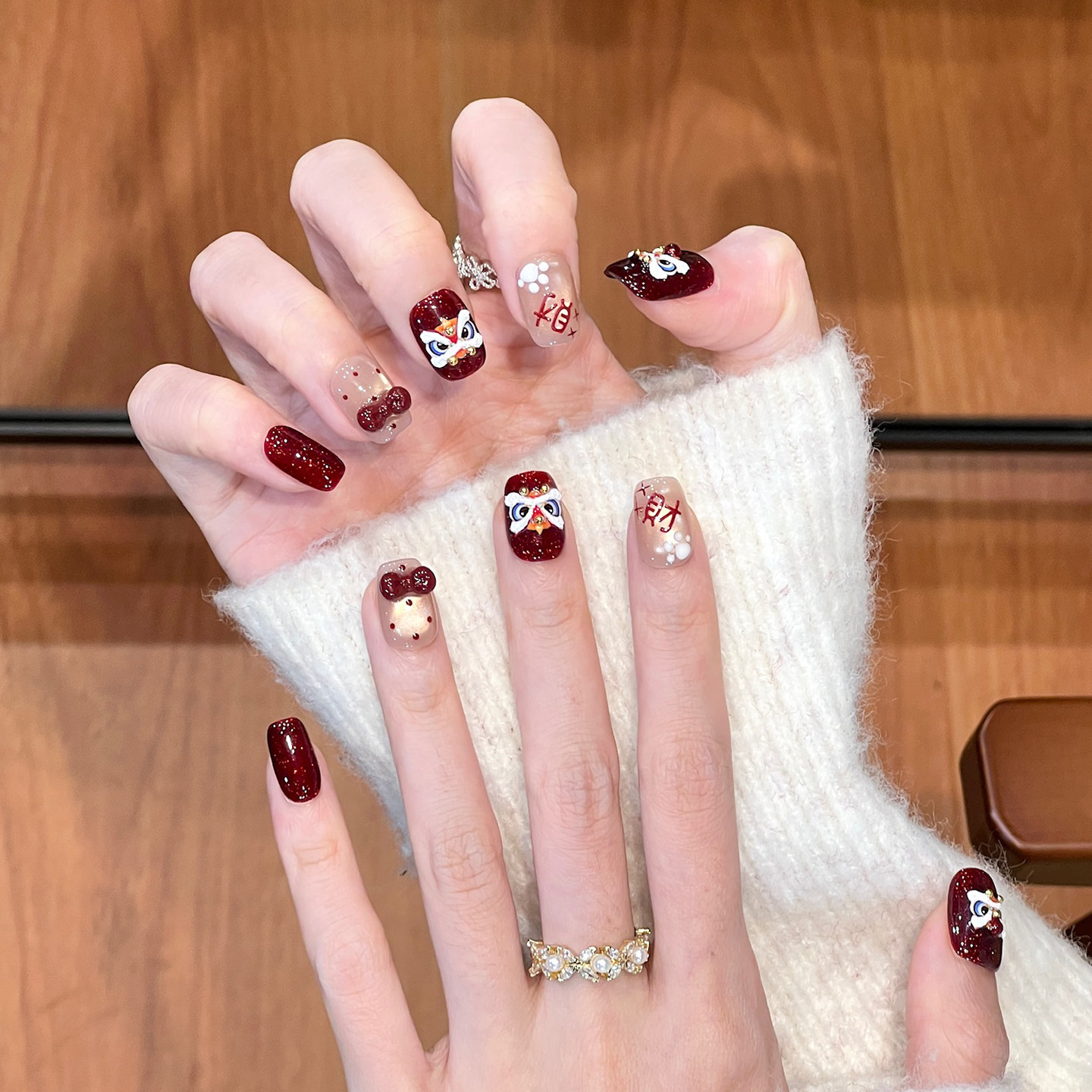 植兔醒狮穿戴甲短款2026新年招财红色美甲高级感猫眼显白指甲贴片,彩妆/香水/美妆工具,穿戴甲/甲片,淘宝优惠券,粉丝福利购,淘宝优惠卷