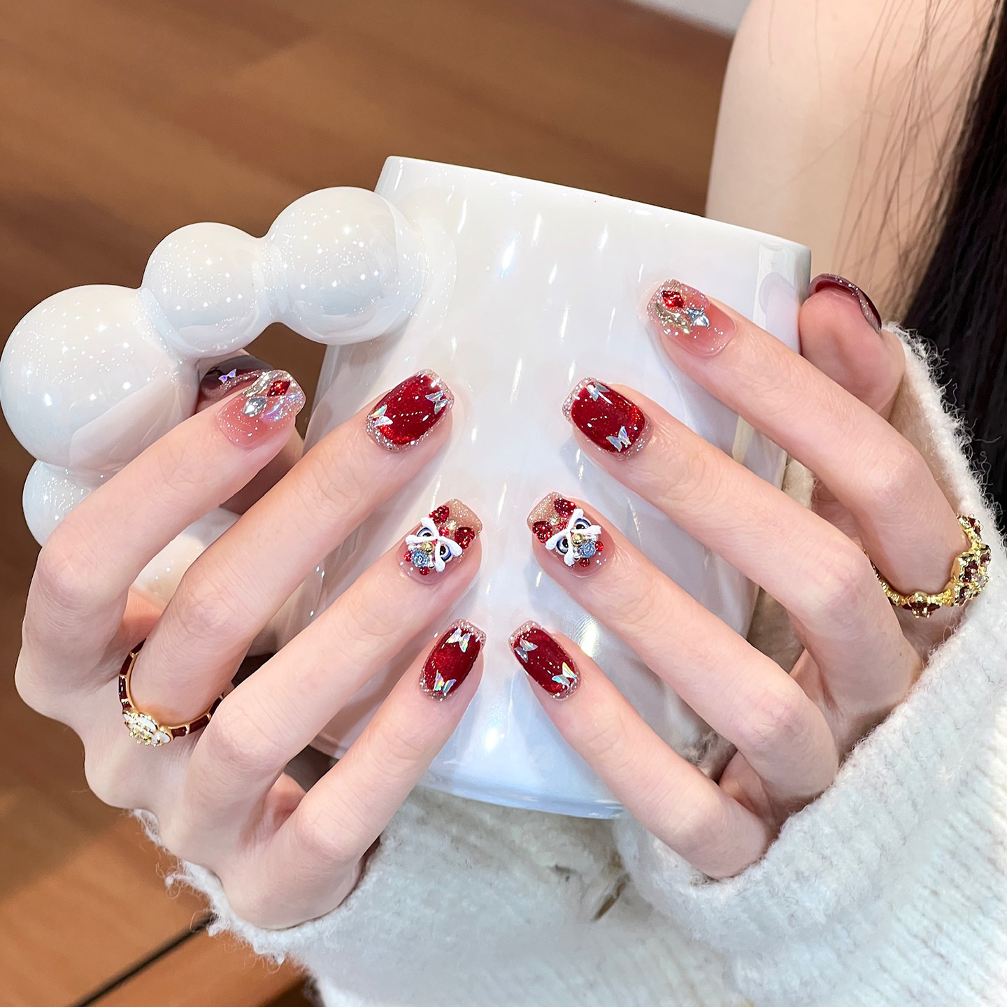 植兔纯手工穿戴甲高级感新年款红色醒狮美甲猫眼蝴蝶显白短款贴片,彩妆/香水/美妆工具,穿戴甲/甲片,淘宝优惠券,粉丝福利购,淘宝优惠卷