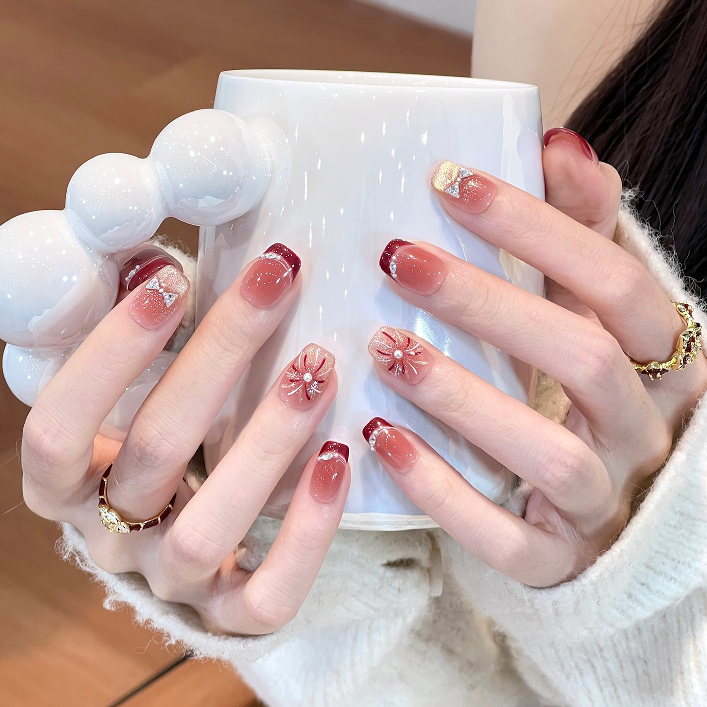 植兔新年烟花穿戴甲2026年新款高级感法式猫眼显白美甲纯手工贴片,彩妆/香水/美妆工具,穿戴甲/甲片,淘宝优惠券,粉丝福利购,淘宝优惠卷