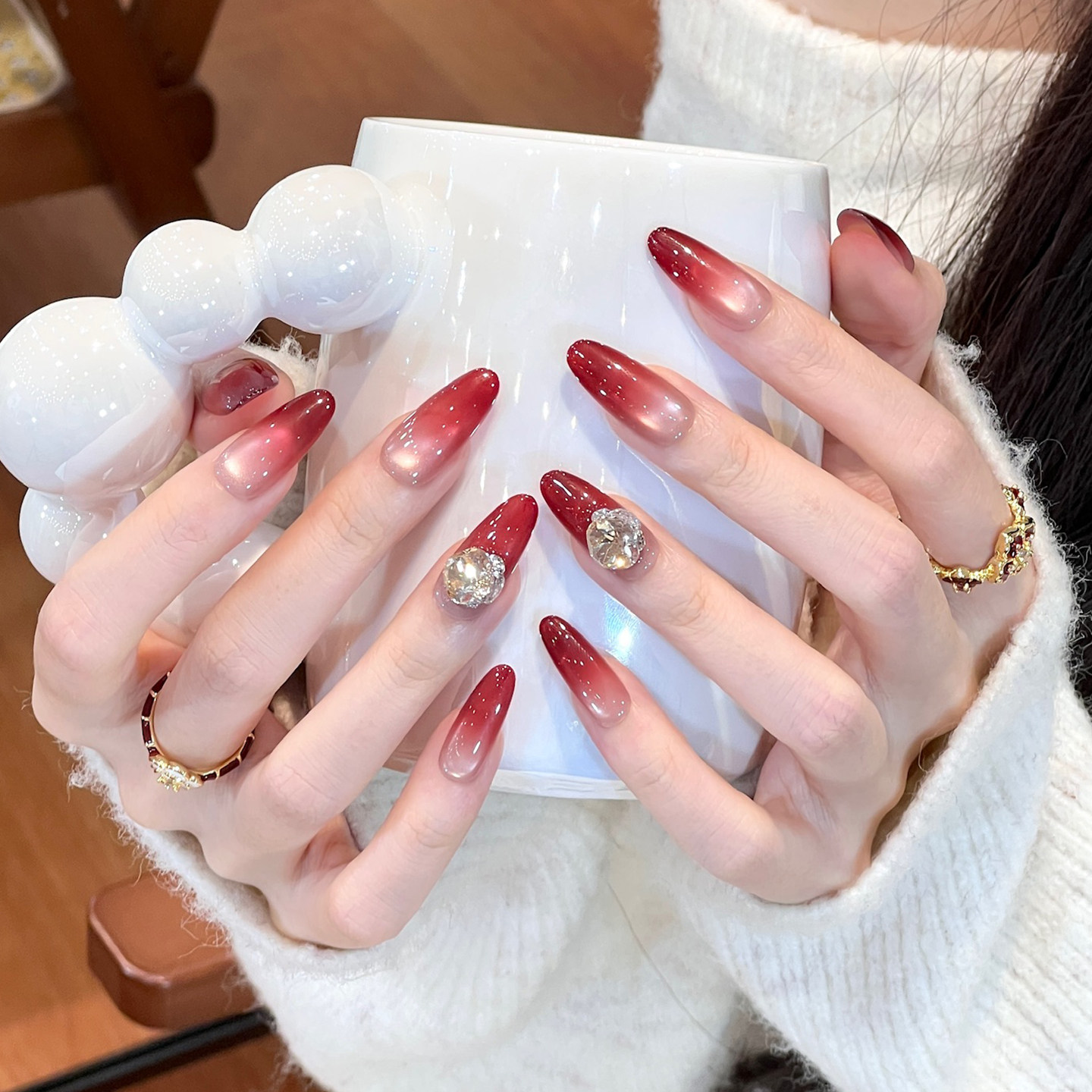 植兔穿戴甲中长款酒红色渐变美甲椭圆秋冬显白猫眼高级感婚纱贴片,彩妆/香水/美妆工具,穿戴甲/甲片,淘宝优惠券,粉丝福利购,淘宝优惠卷