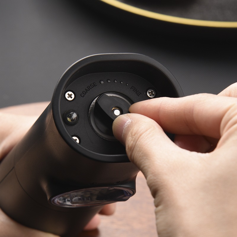 重力感应胡椒电动研磨器家用黑胡椒粒研磨器厨房磨碎椒盐粉调料瓶