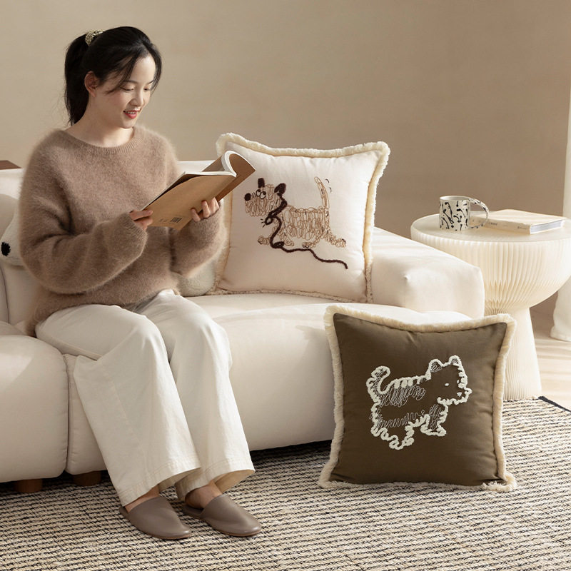 抱枕沙发客厅高级感刺绣可爱小狗靠枕套酒店样板间轻奢床头靠垫