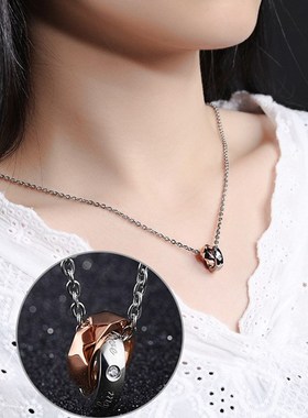 Containing matchs with the aureate 2-ring diamond pendant