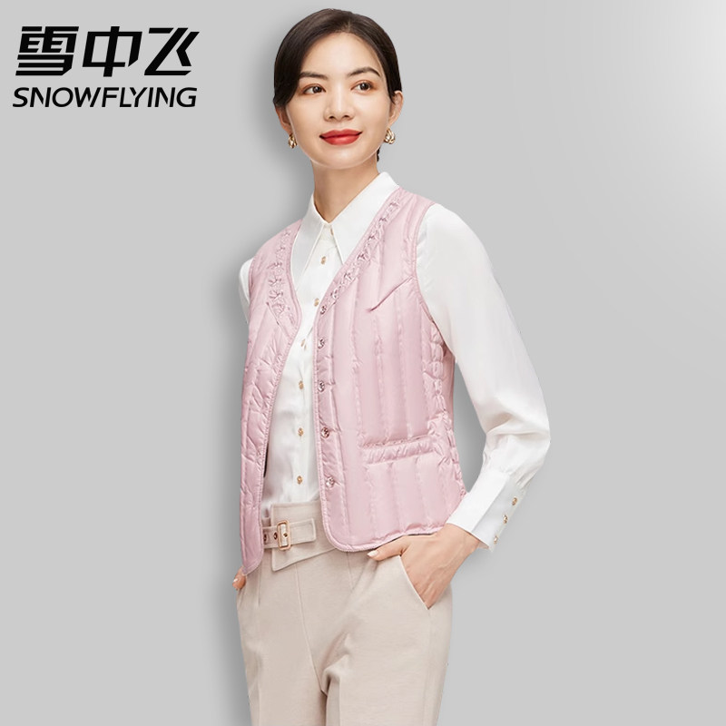 雪中飞女内搭马甲秋冬款羽绒服坎肩中老年大码保暖外穿外套妈妈装
