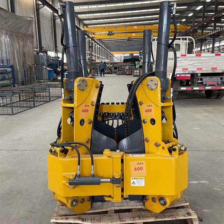 挖掘机改装起树机 带土球拔树机 c100六瓣移树机