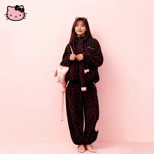 明星同款轻奢家居凯蒂猫HelloKitty可丽绒立领家居服套装外穿睡衣