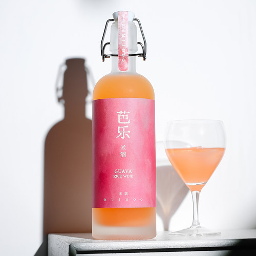 红心芭乐原浆果泥发酵！芭乐米酒