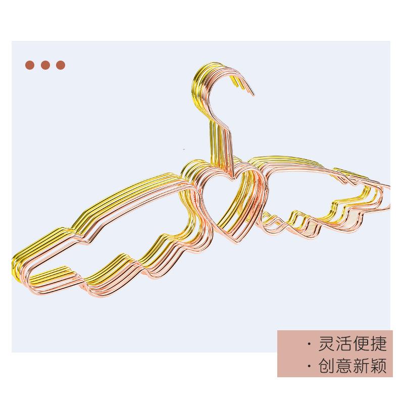 铁艺收纳架爱心形状晾衣架子服装店展示衣挂无痕金属衣架防滑轻奢