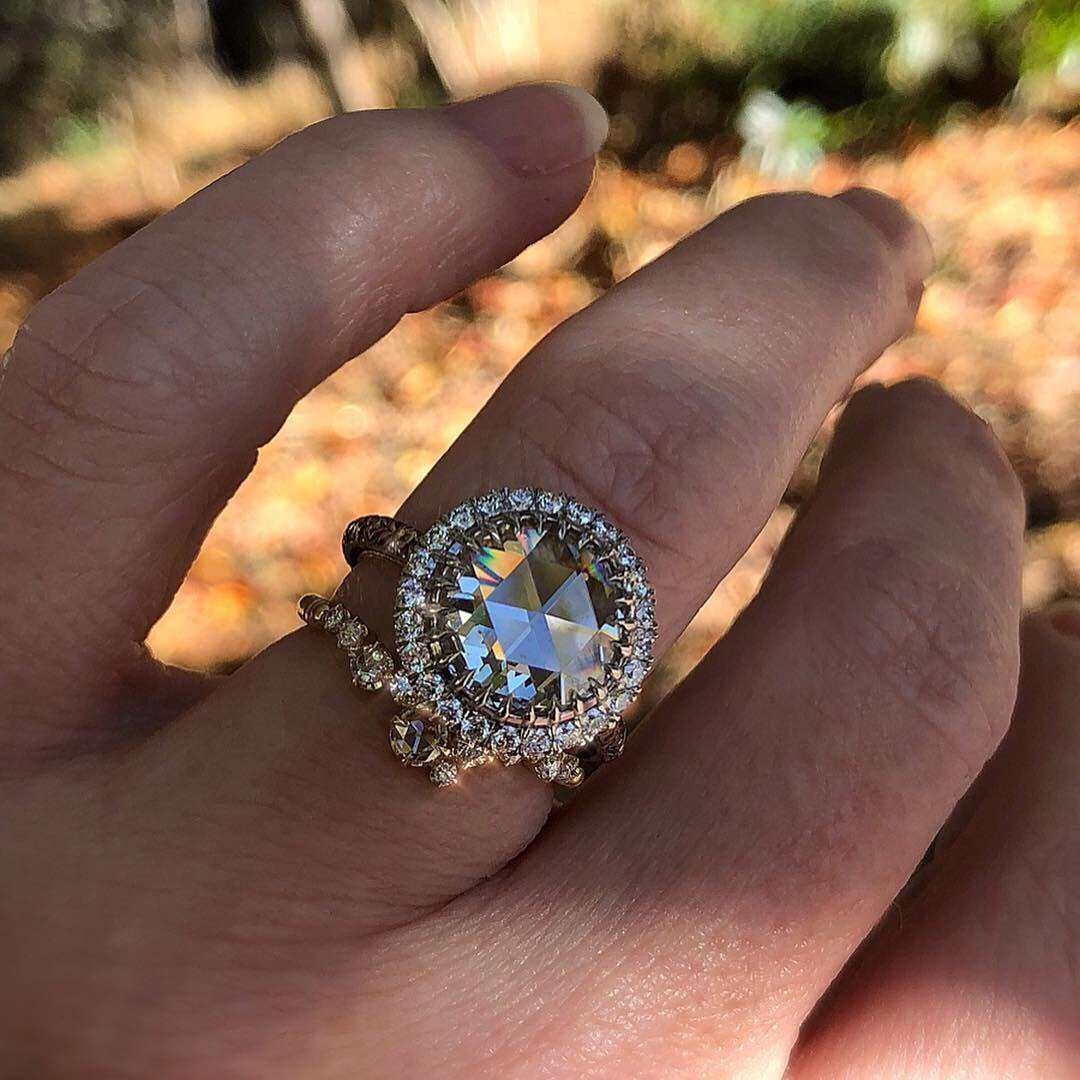 Thousands of New Carat Simulation Flash Diamond Rings Vintag