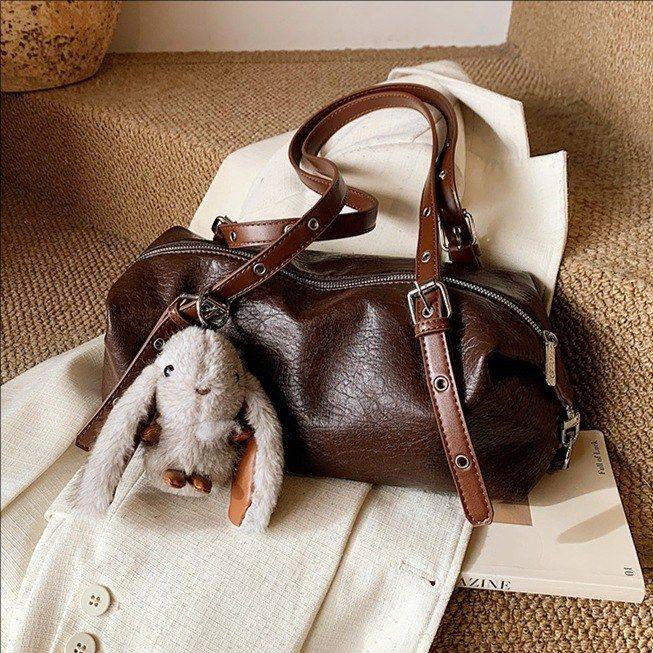 跨境复古铆钉通勤腋下包包女式2026新款潮流简约枕头包百搭单肩包,箱包皮具/热销女包/男包,腋下包,淘宝优惠券,粉丝福利购,淘宝优惠卷