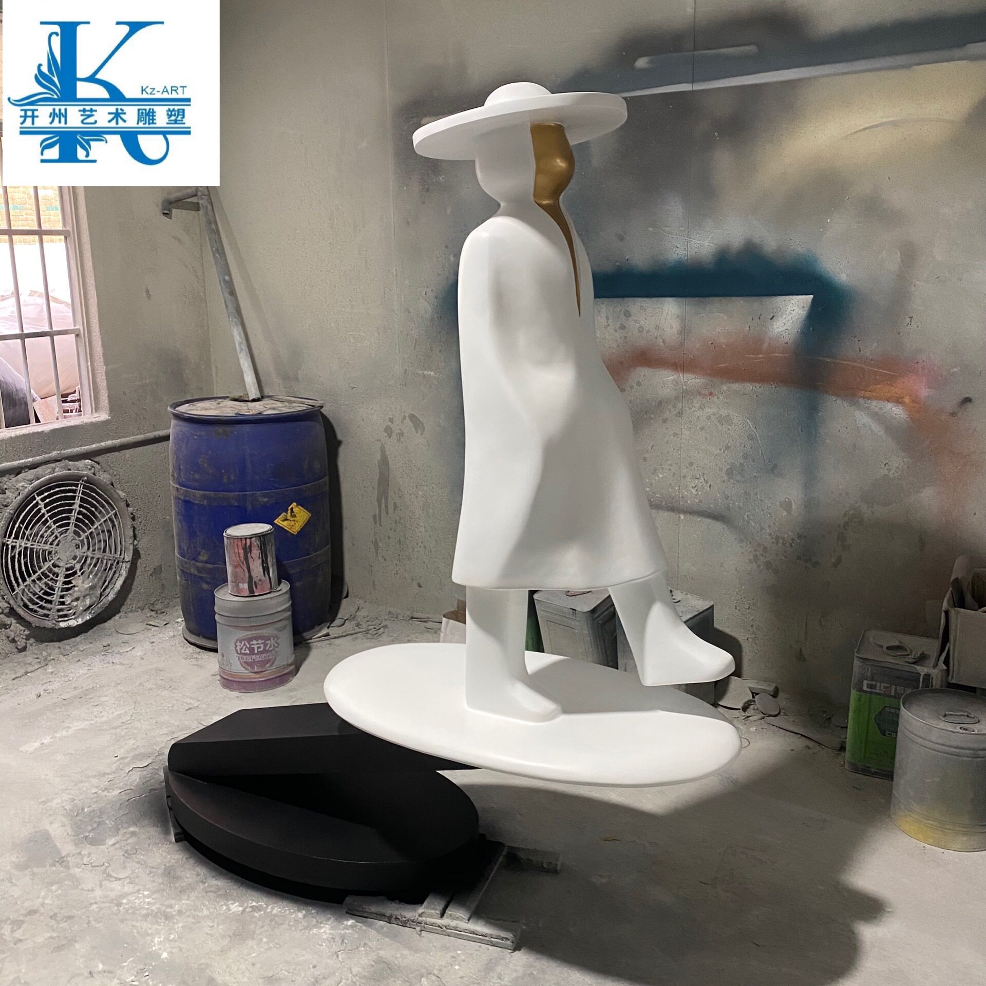 酒店大堂玻璃钢现代落地雕塑