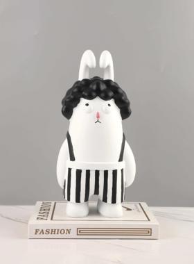北欧创意趣味卡通可爱背带兔子雕塑摆件客厅卧室儿童房家居装饰品