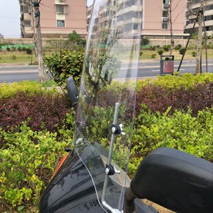 摩托车前挡风玻璃pc电动车挡风板风挡罩通用加厚镜晴雨挡雨板高清