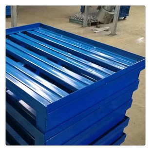 厂家零部件钢托盘 四周防护不易滑落花纹铁托盘 两面进叉金属托盘