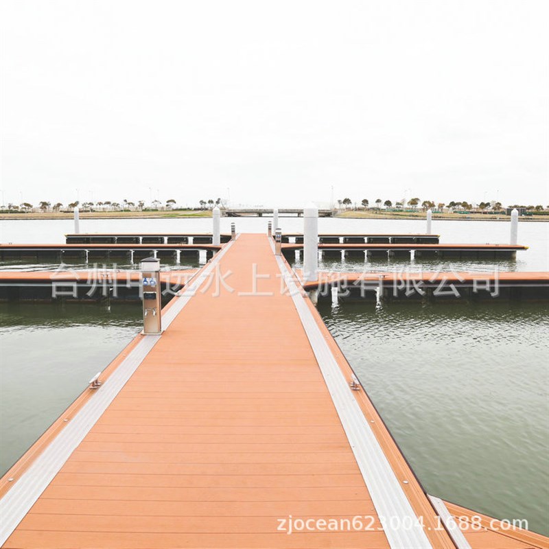 厂家直供游艇游船码头 塑料浮筒码头  全新平台养殖组合式浮桥