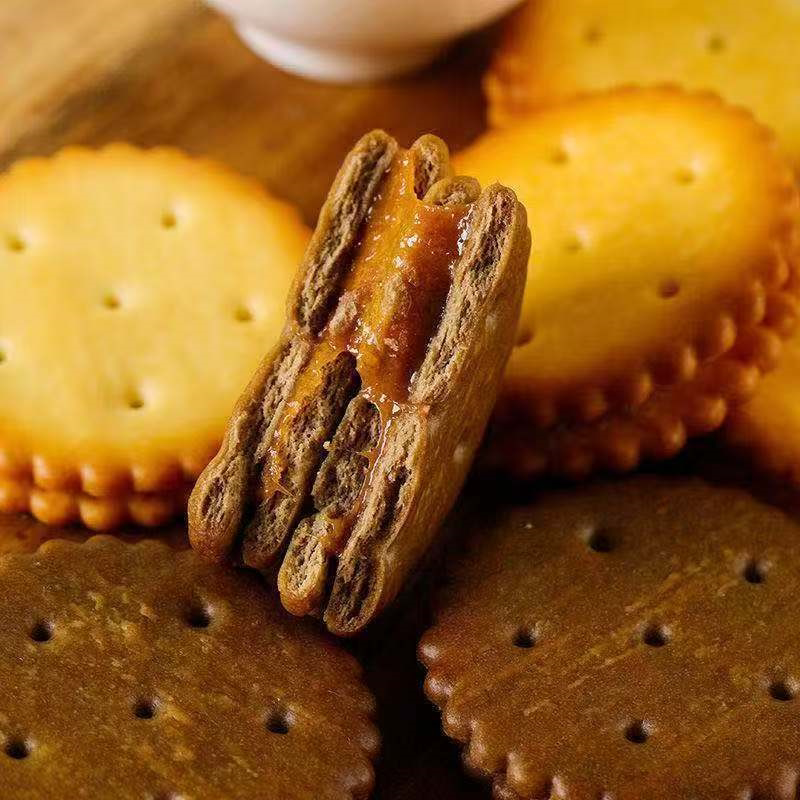 咸蛋黄麦芽糖夹心饼干黑糖办公室茶点招待网红解馋休闲零食整箱