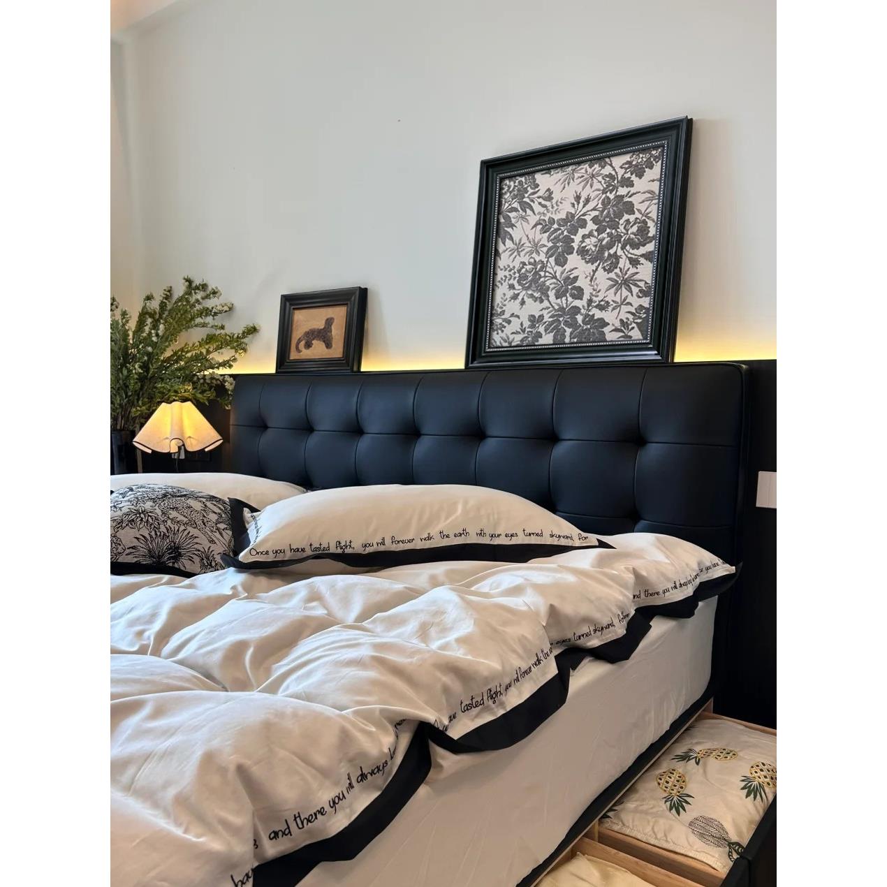 卧室黑色床头复古装饰画法式中古风客厅高级感挂画入户玄关花鸟画