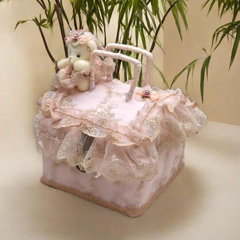 金粉色布艺蕾丝藤编化妆品收纳盒首饰杂物整理箱