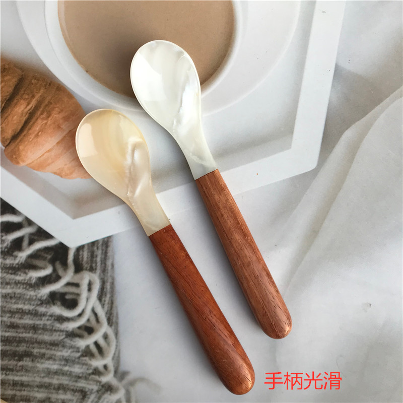 海贝壳勺子咖啡冰淇淋蛋