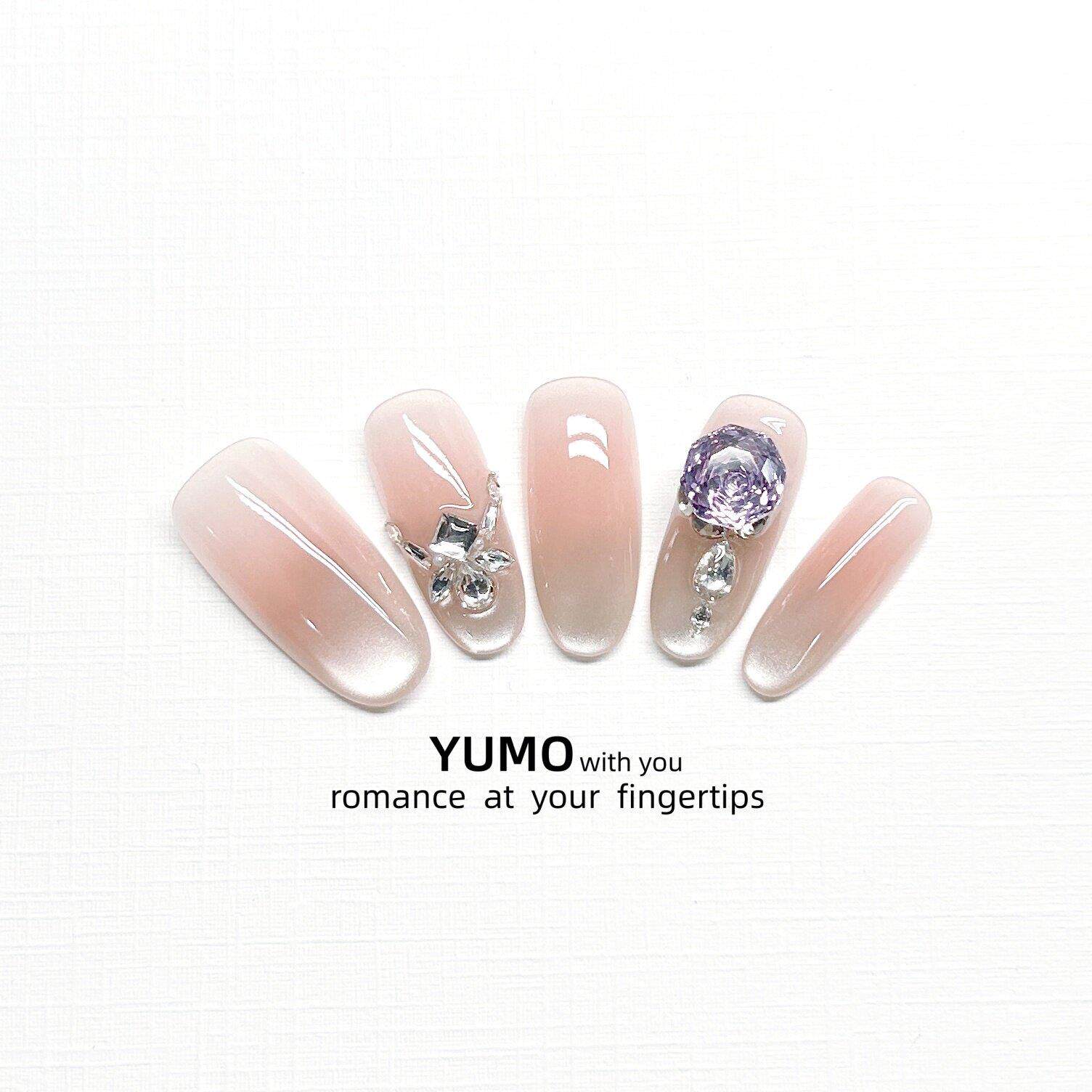 YUMO纯手工定制粉色渐变穿戴甲水钻装饰法式浪漫美甲片女