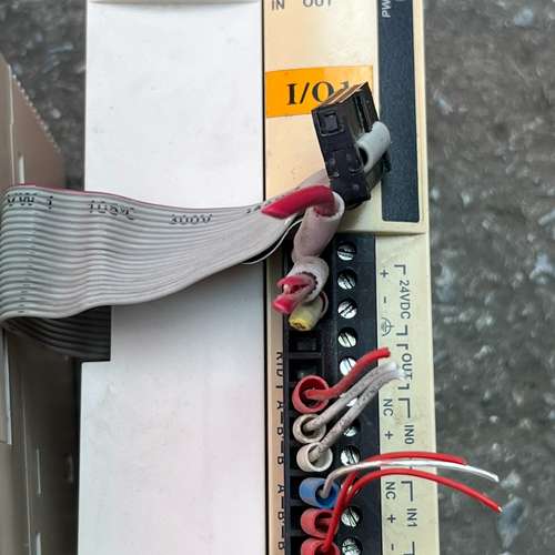 {议价}TM2DOCKN两个，一个安装脚破，TM2ALM3LT两个