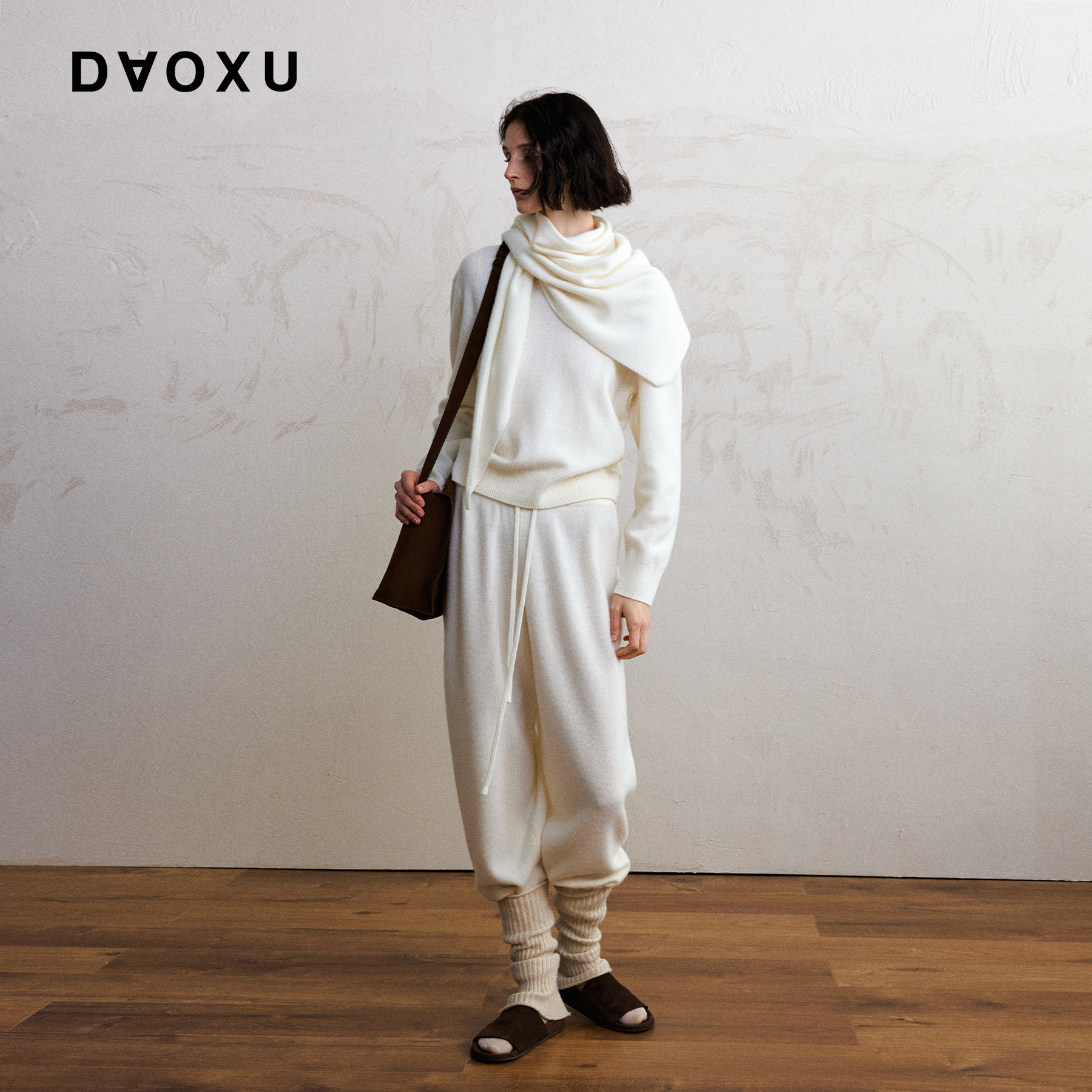 DAOXU倒序 软糯舒适 全羊毛圆领毛衫 松紧长裤简约休闲套装,女装/女士精品,时尚套装,淘宝优惠券,粉丝福利购,淘宝优惠卷