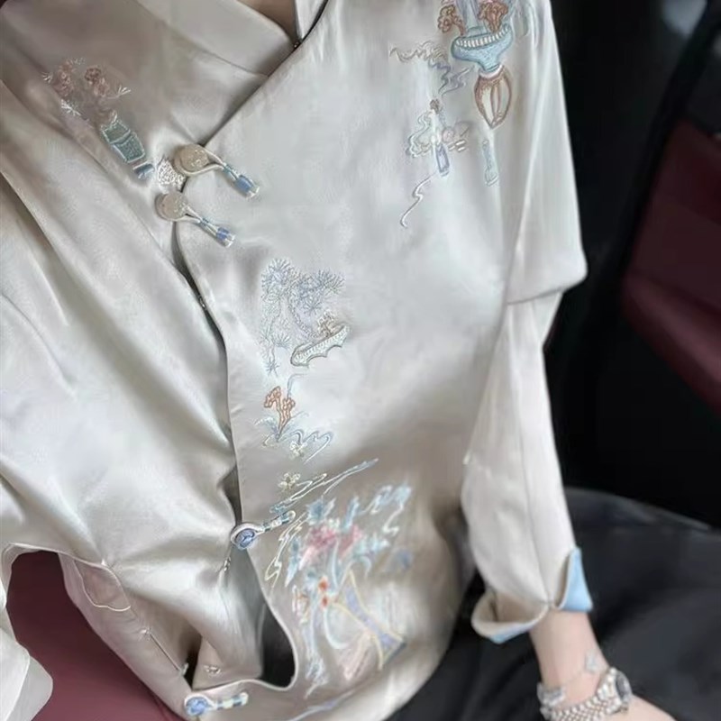 新中式盘扣宋锦外套女2024春季新款设计感银灰色国风刺绣立领上衣