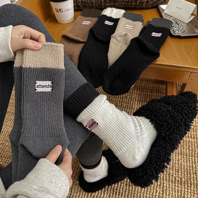 蚂蚁哥的袜子拼接后跟粉标刺绣袜