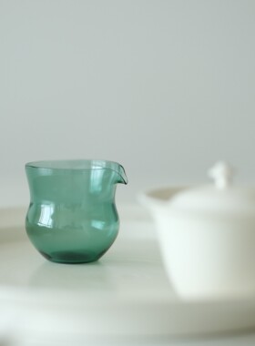 柒月里高硼硅手工吹制玻璃公杯分茶器匀杯高温小容量分茶耐热茶具