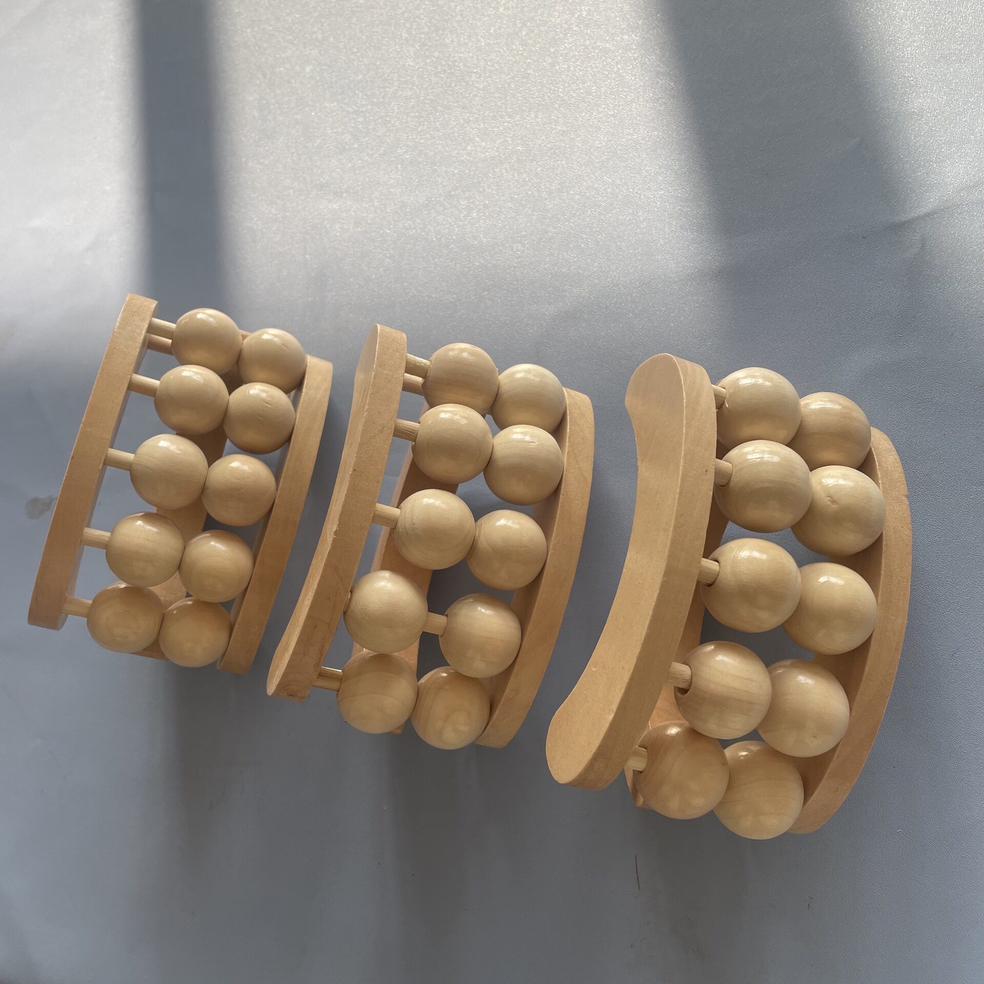 实木手柄滚轮按摩器 木制手动圆珠按摩器 木制按摩