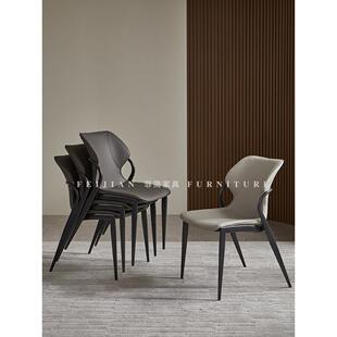 可堆叠餐椅家现代简单意大利无障碍豪华餐厅凳子软靠背椅餐桌皮椅