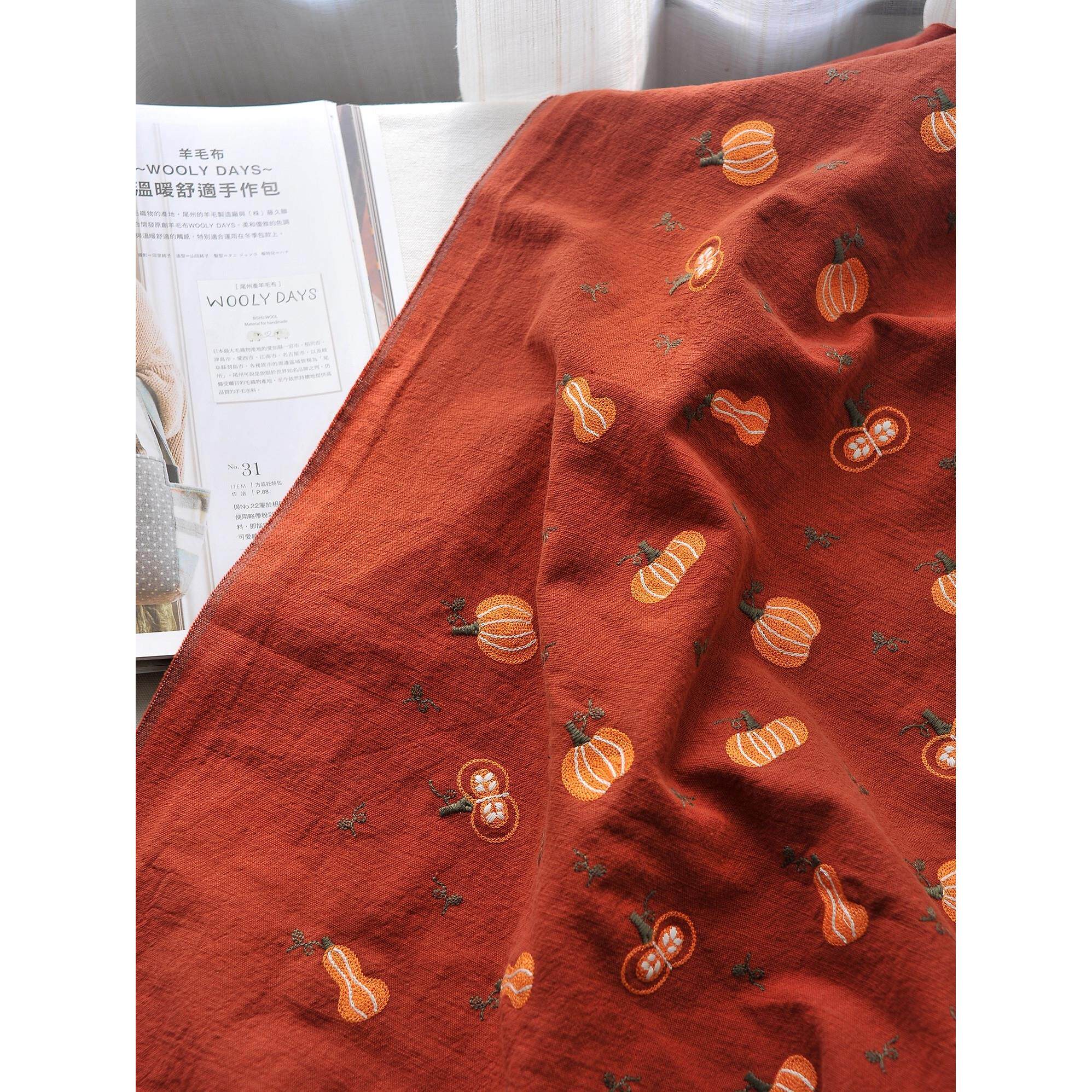 采购产品南瓜绣花棉麻布袋枕头沙发窗帘套沙发布覆古防尘布套布