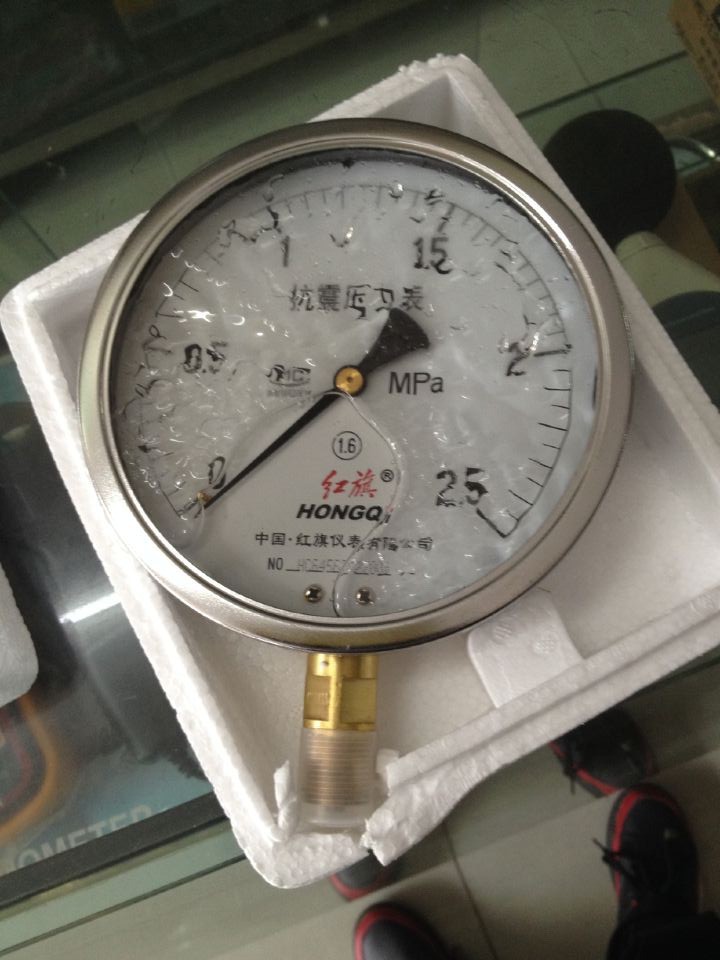 红旗牌耐震压力表YN150 0.6 1 1.6 2.5MPA表盘150MM4分牙油压表图片