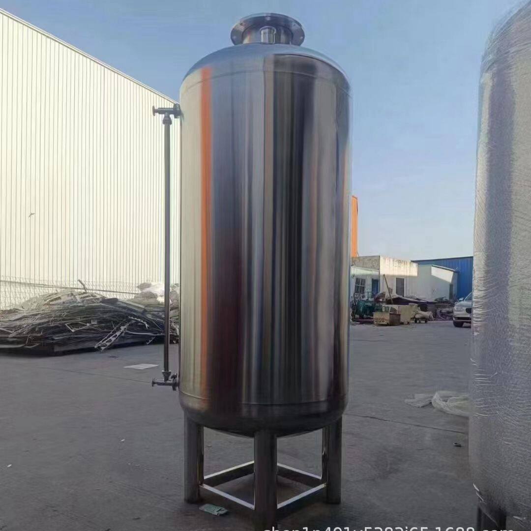 厂家直销304不锈钢水箱卧式水箱立式水箱圆形水箱封头水箱2吨