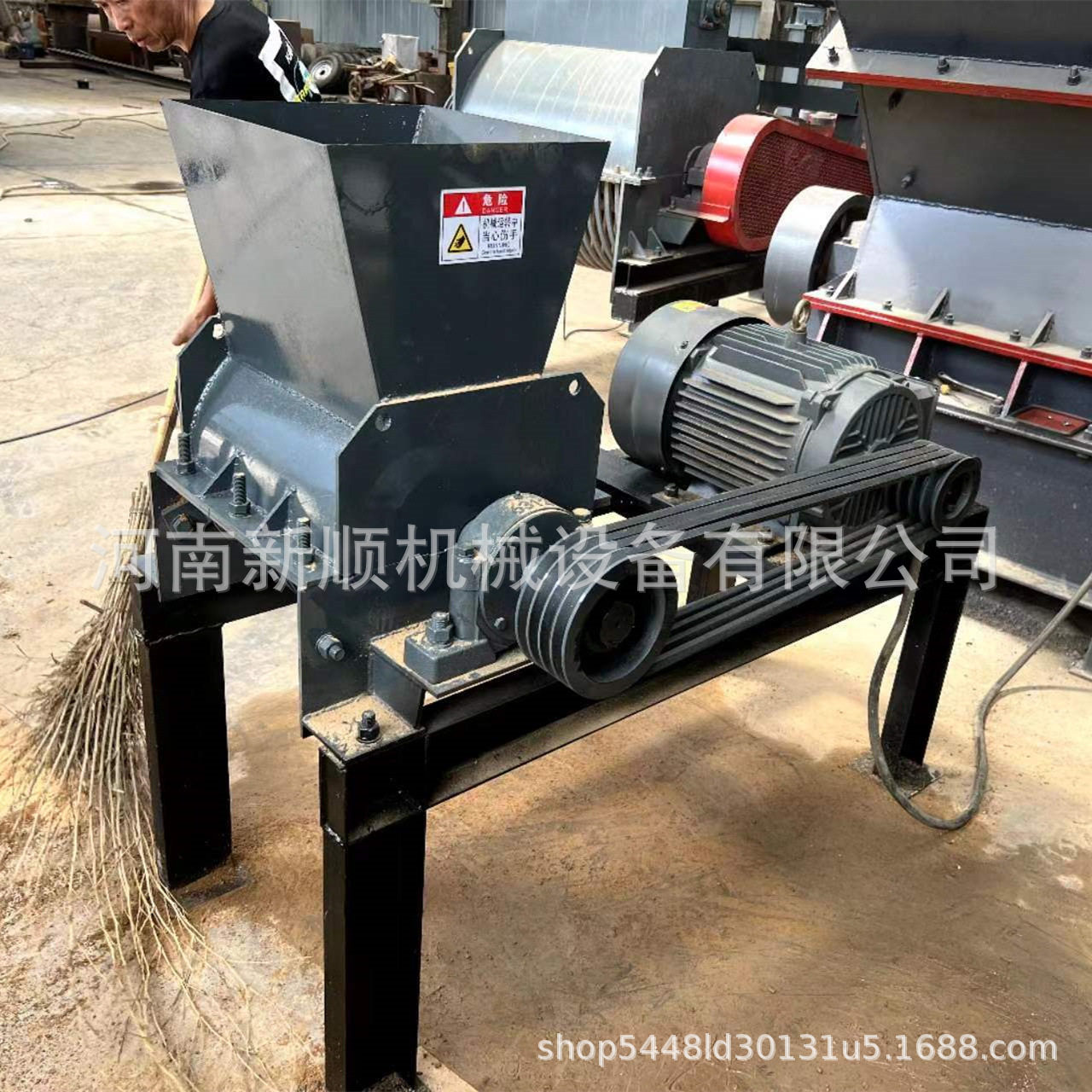 育苗硬土疙瘩输送带打土机